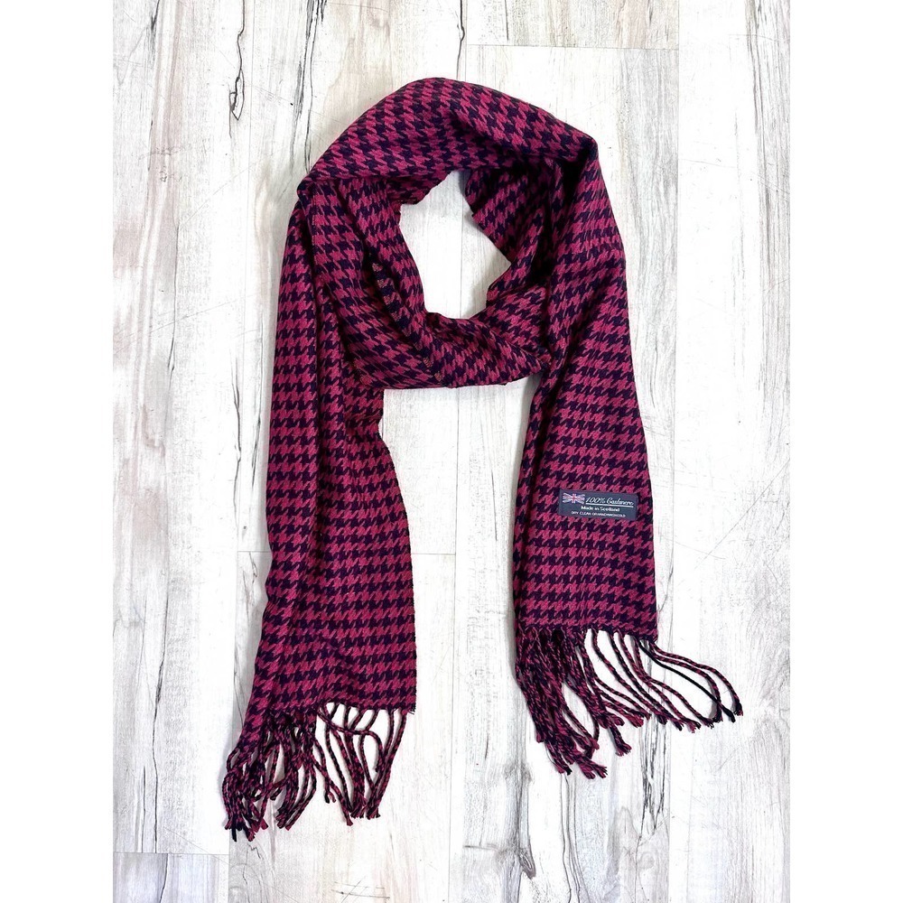 Red black cashmere houndstooth scarf